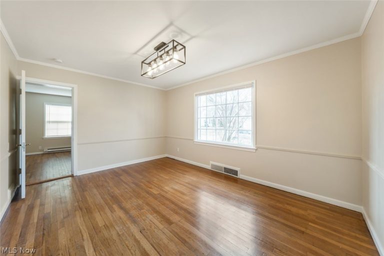 19208 Chagrin, Shaker Heights, OH - Photo 8