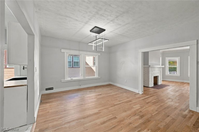 3379 Euclid Heights Boulevard #B, Cleveland Heights, OH - Photo 6