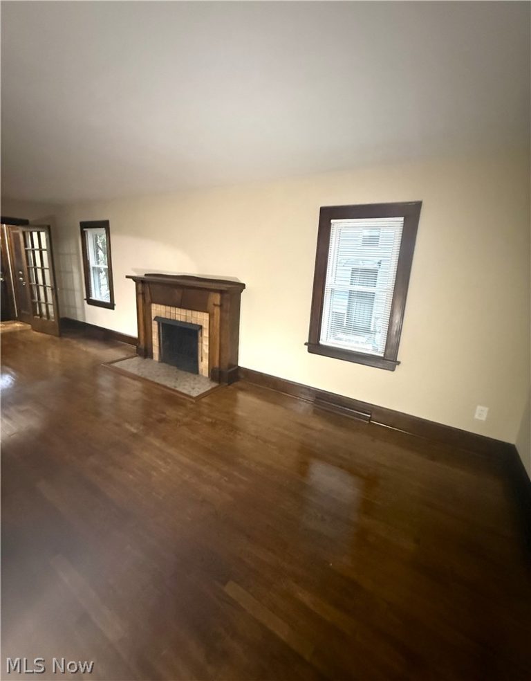 422 Firestone Boulevard, Akron, OH - Photo 6