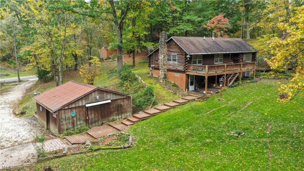3239 Salineville Road, Carrollton, OH