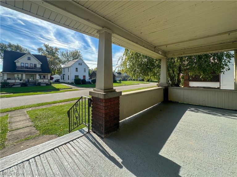 23 Helen Avenue, Niles, OH - Photo 2