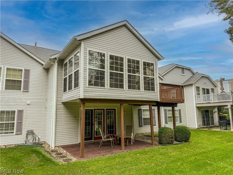 3852 Woodbury Oval #89, Stow, OH - Photo 2