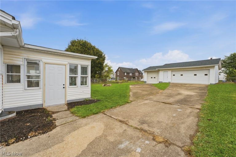 920 Clinton Avenue, Canton, OH - Photo 5