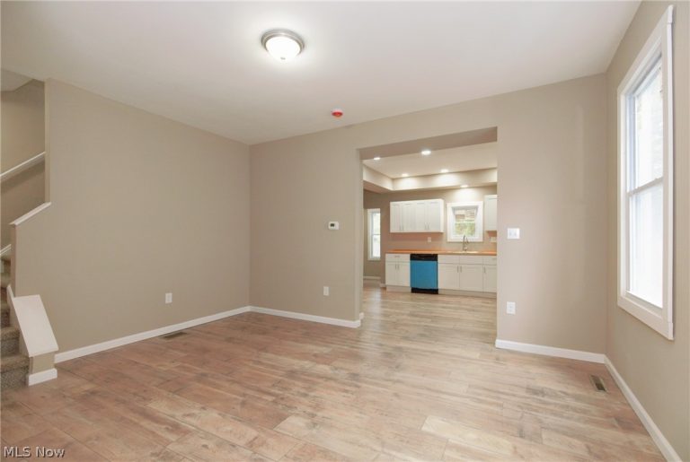 2146 95th Street, Cleveland, OH - Photo 3