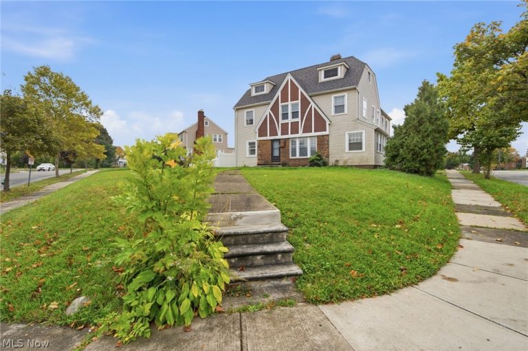 3428 Milverton Road #1, Shaker Heights, OH - Photo 4