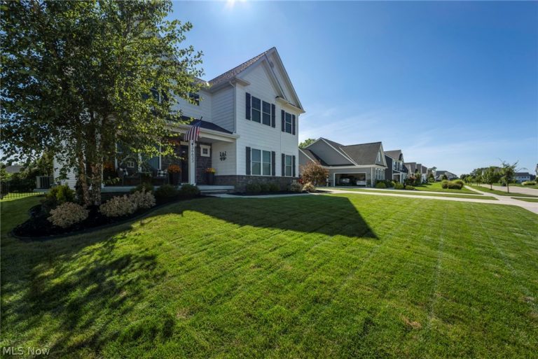36633 Capri Lane, North Ridgeville, OH - Photo 4