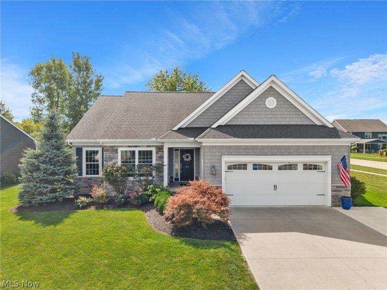 36505 Capri Lane, North Ridgeville, OH - Photo 2