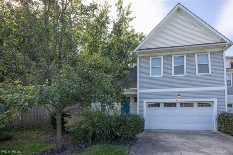 3718 Minster Court, Cleveland, OH - Photo 2