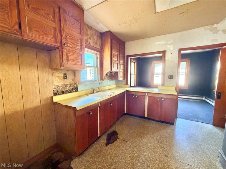 1645 Cumberland Road, Cleveland Heights, OH - Photo 5