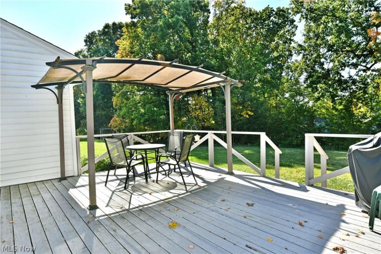 320 Montridge Drive, Canfield, OH - Photo 8