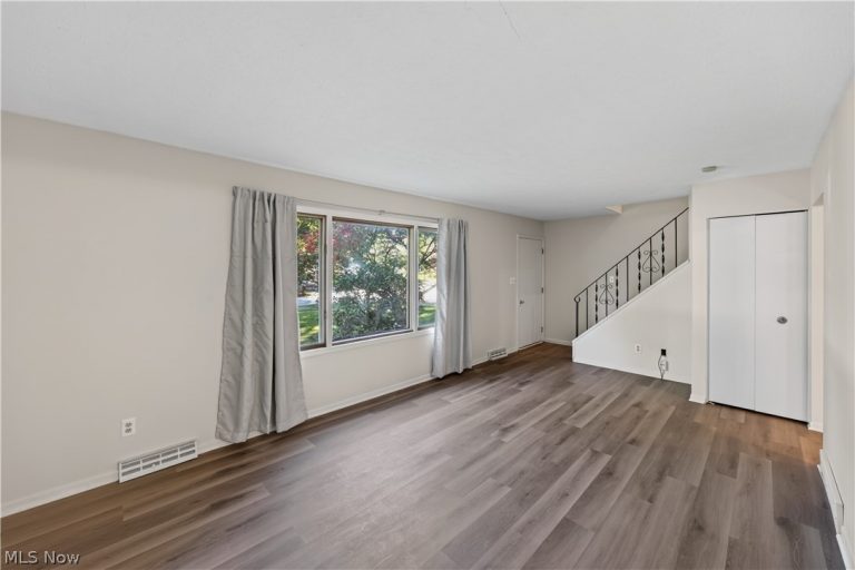 3367-3371 Hiwood Avenue, Stow, OH - Photo 6