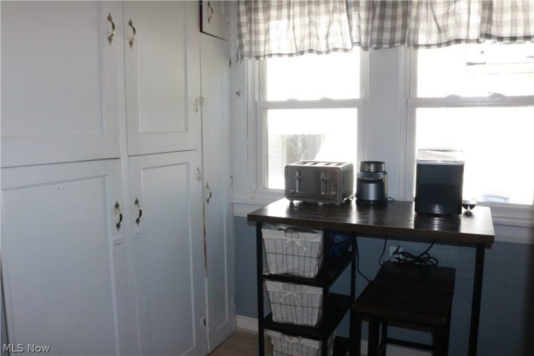 1567 Glenmount Avenue, Akron, OH - Photo 8