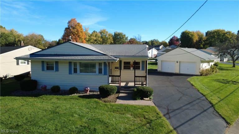 1501 Gypsy Lane, Niles, OH - Photo 2