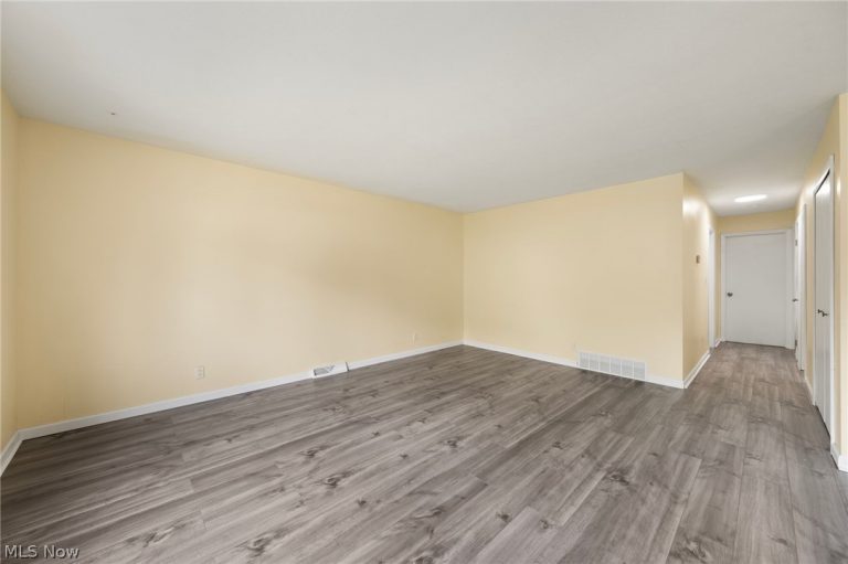 210 Magnolia Avenue, Northfield, OH - Photo 3