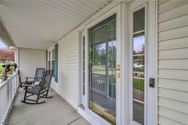 15249 Sassafras Drive, Strongsville, OH - Photo 5