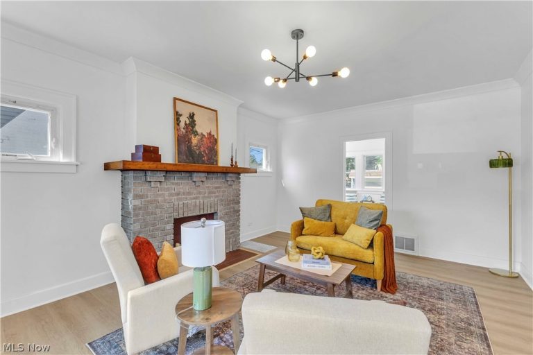 3289 Silsby Road, Cleveland Heights, OH - Photo 5