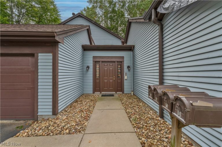 221 Talsman Drive, Canfield, OH - Photo 3