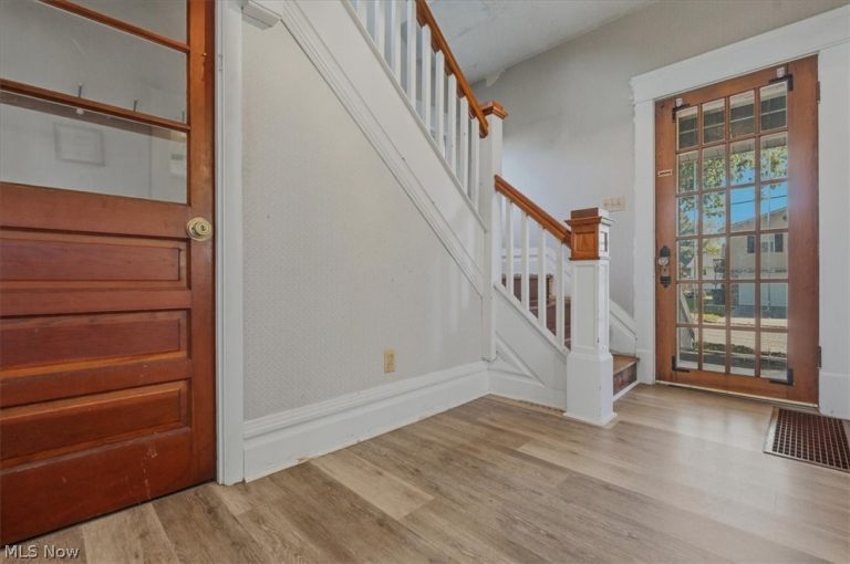 5801 4th Avenue, Vienna, WV - Photo 8
