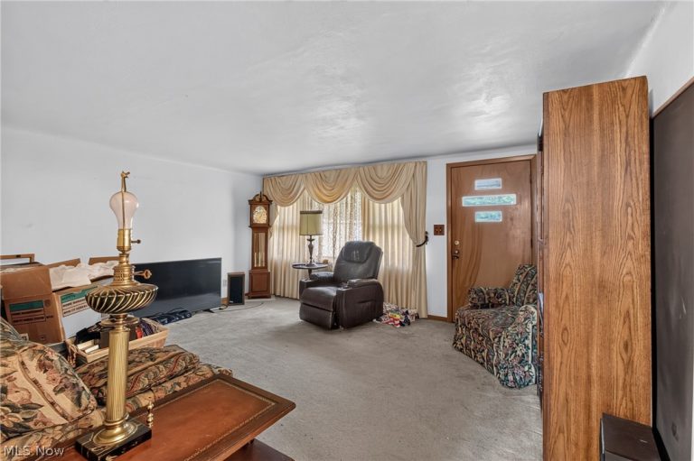 5201 Revere Avenue, Massillon, OH - Photo 6