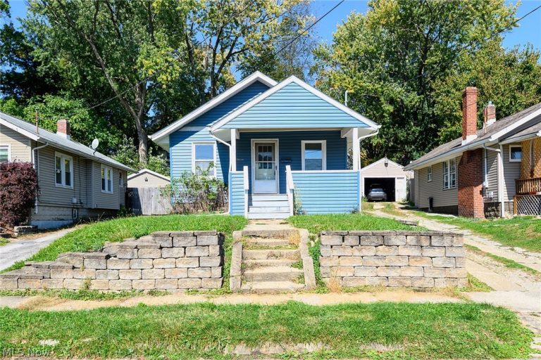 1897 Marks Avenue, Akron, OH, 44305