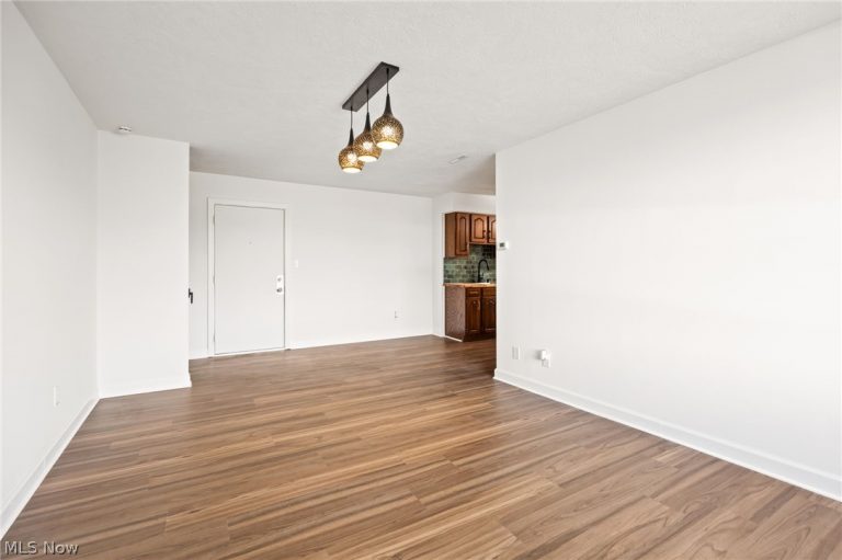 25735 Lorain Road #210, North Olmsted, OH - Photo 6