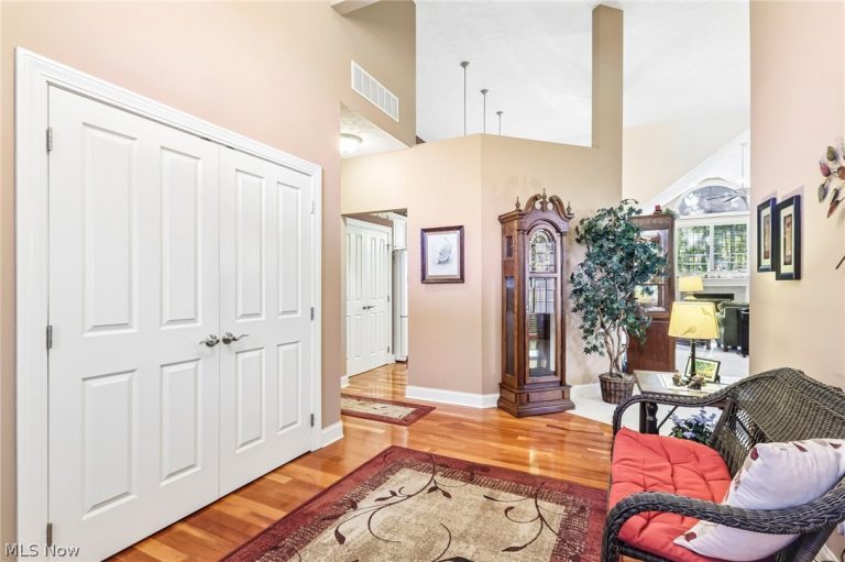 3742 Lovina Lane, Stow, OH - Photo 4