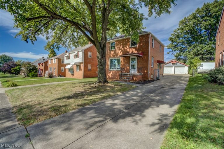 9725 Highland Avenue, Garfield Heights, OH - Photo 3