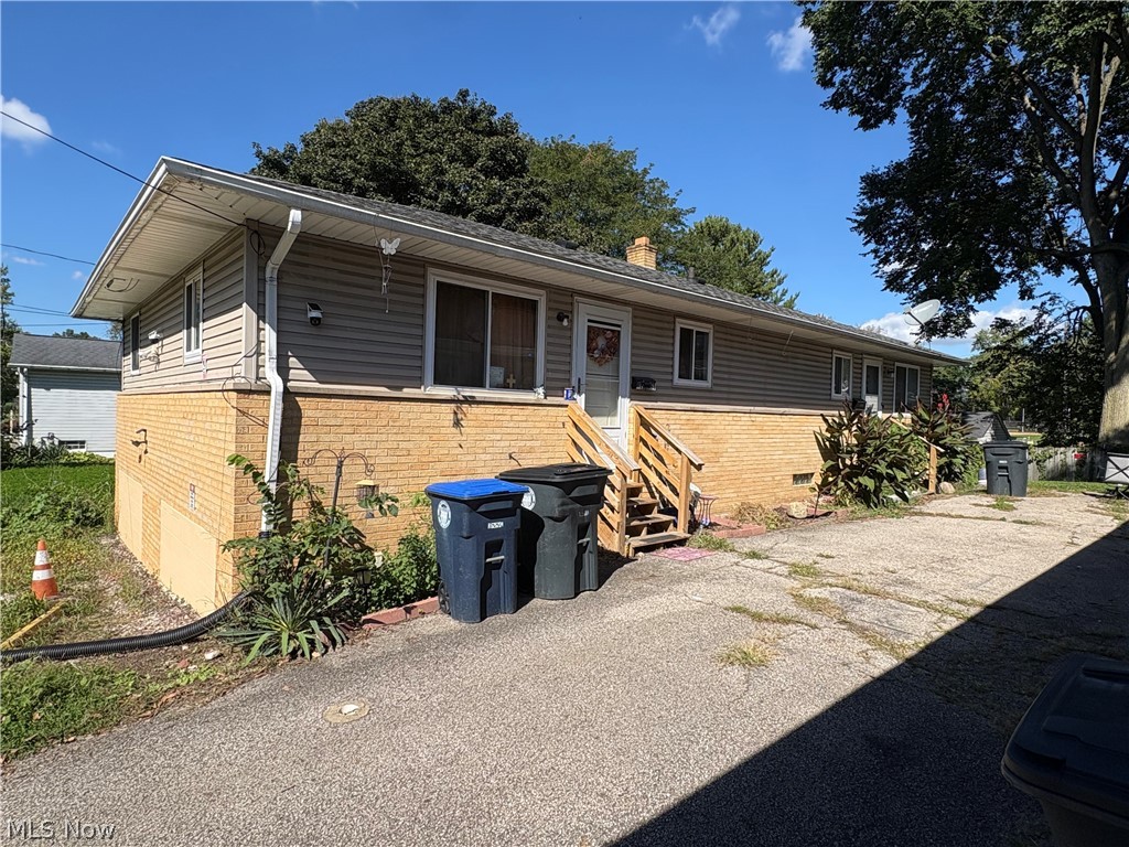 1261-1263 Anna Avenue, Akron, OH