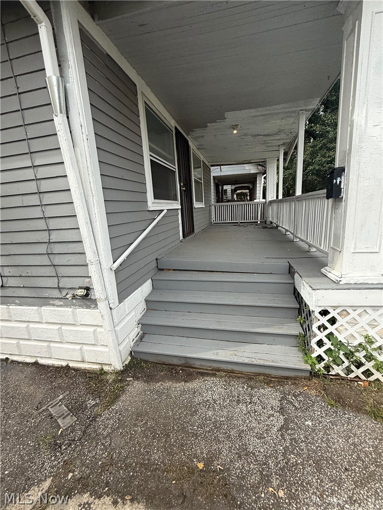 14612 Kingsford Avenue, Cleveland, OH - Photo 2