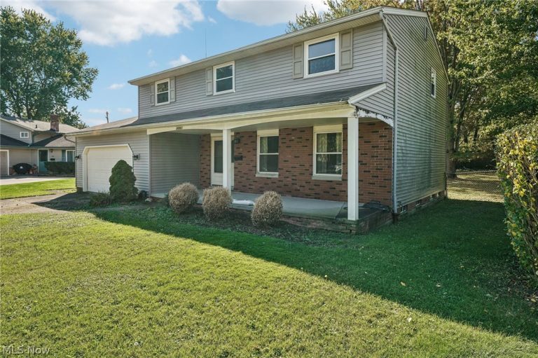26961 Leenders Lane, North Olmsted, OH - Photo 2