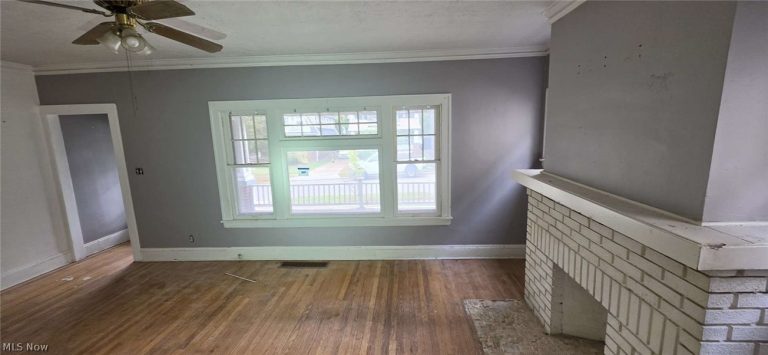 1596 Victoria Avenue, Lakewood, OH - Photo 4