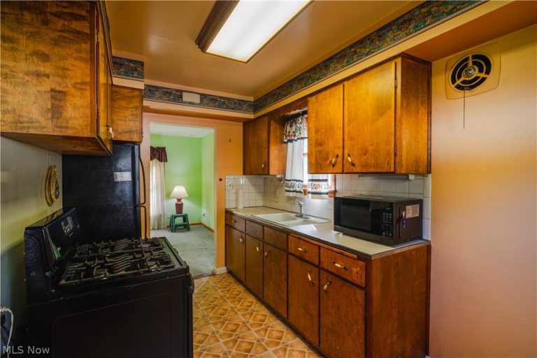14116 Carrydale Avenue, Cleveland, OH - Photo 4