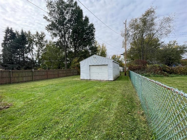 1933 Bollinger Avenue, Canton, OH - Photo 5