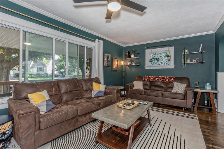 3854 Brookside Boulevard, Cleveland, OH - Photo 6