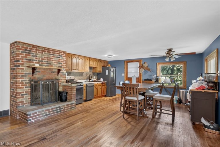 598 Randolph Road, Mogadore, OH - Photo 3