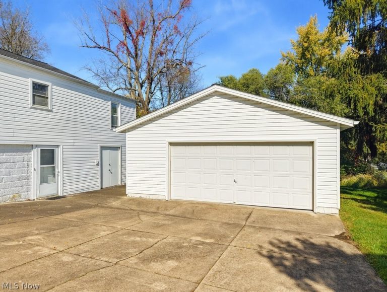 2417 Kermit Avenue, Akron, OH - Photo 4