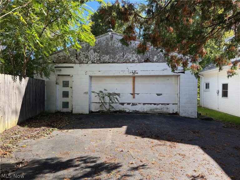 17 Hartford Avenue, Youngstown, OH - Photo 8