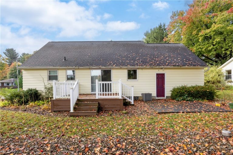 2207 Robinhood Drive, Wooster, OH - Photo 2
