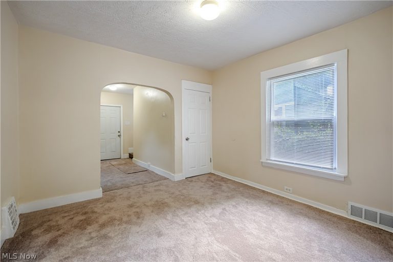 1152 Manning Avenue, Akron, OH - Photo 5