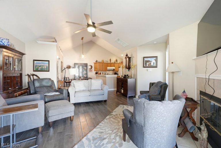 606 Crossings Circle, Tallmadge, OH - Photo 4
