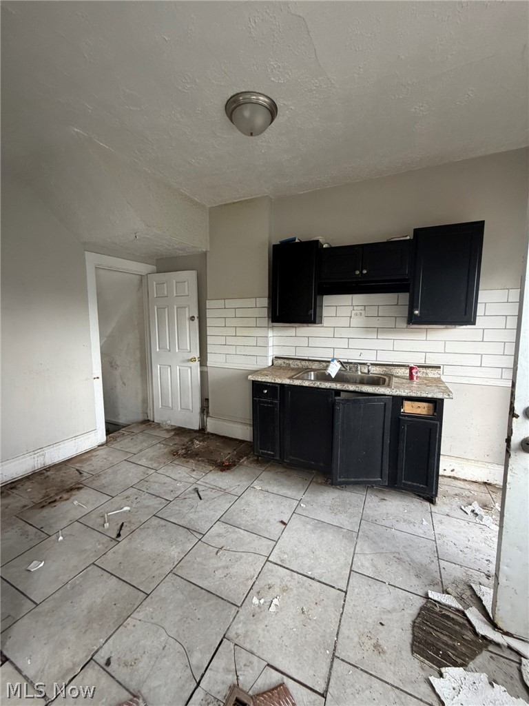 2082 98th Street, Cleveland, OH - Photo 3