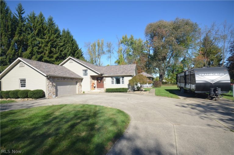 3805 Lake Vista Road, Akron, OH - Photo 3