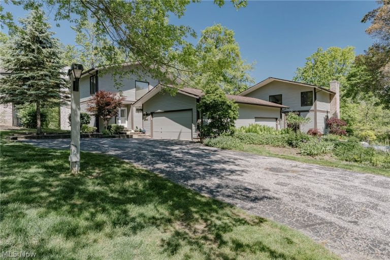 6919 Woodwalk Drive #38, Brecksville, OH, 44141