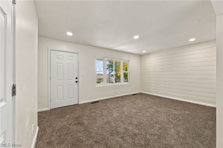2205 Alden Avenue, Massillon, OH - Photo 8