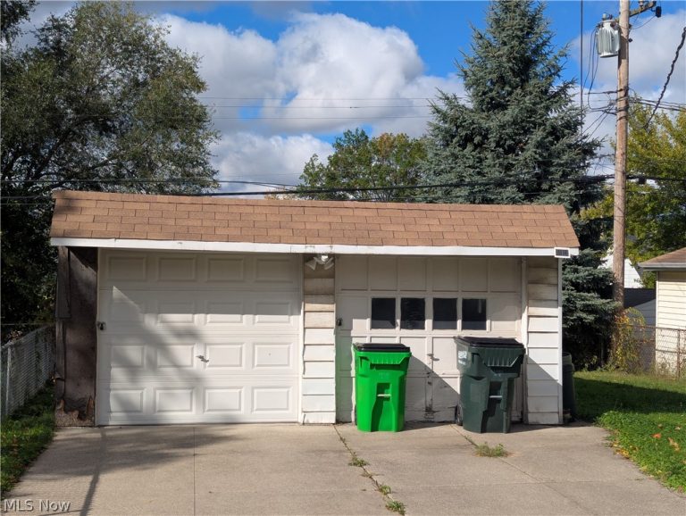 4712 93rd Street, Garfield Heights, OH - Photo 4