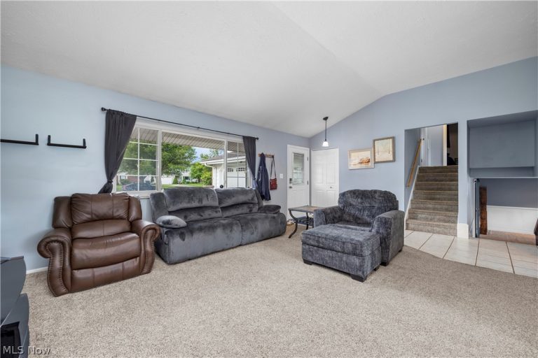25082 Randall Drive, North Olmsted, OH - Photo 6