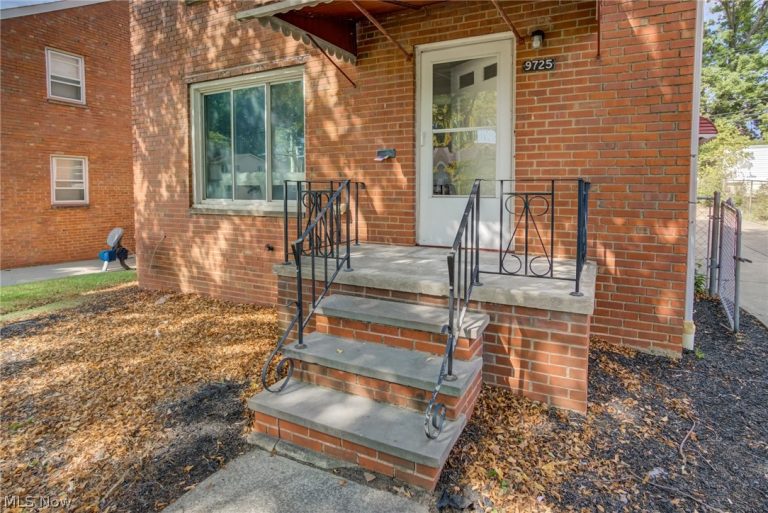9725 Highland Avenue, Garfield Heights, OH - Photo 4