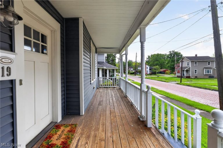 19 Butler Avenue, Niles, OH - Photo 4