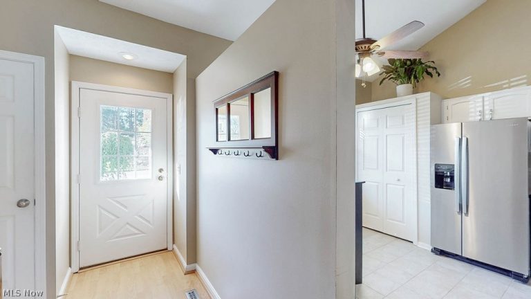 6885 Chaffee Court, Brecksville, OH - Photo 4