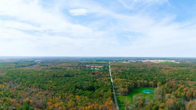 4485 Middle Road, Conneaut, OH - Photo 2